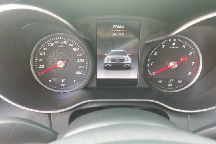 Used Mercedes-Benz C-Class 2018 C 200 L Sport Edition Odometer Close Up