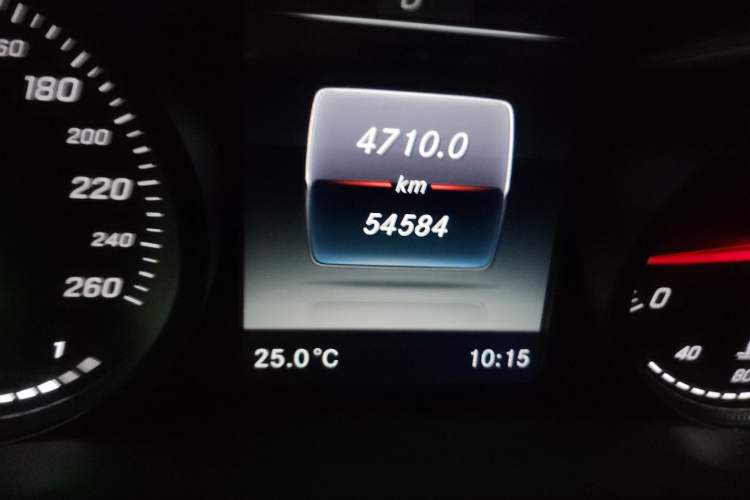 Used Mercedes-Benz C-Class 2018 C 200 L Sport Edition Odometer Close Up
