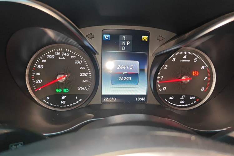 Used Mercedes-Benz C-Class 2018 C 200 Estate Odometer Close Up
