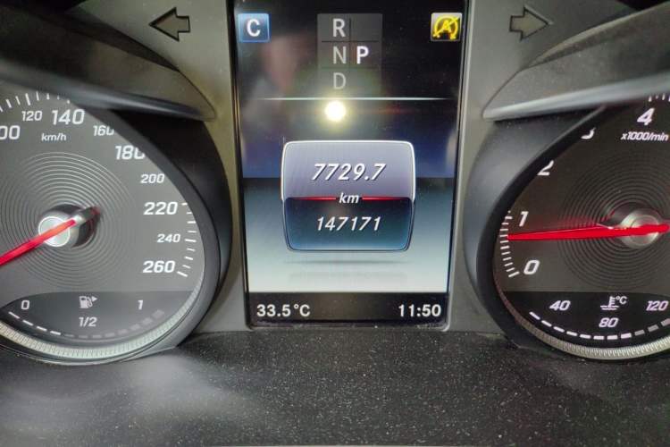 Used Mercedes-Benz C-Class 2018 C 200 Estate Odometer Close Up