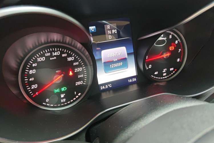 Used Mercedes-Benz C-Class 2018 C 200 L Sport Edition Achievement Special Edition Odometer Close Up