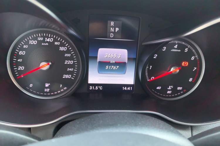 Used Mercedes-Benz C-Class 2018 C 200 L Sport Edition Odometer Close Up