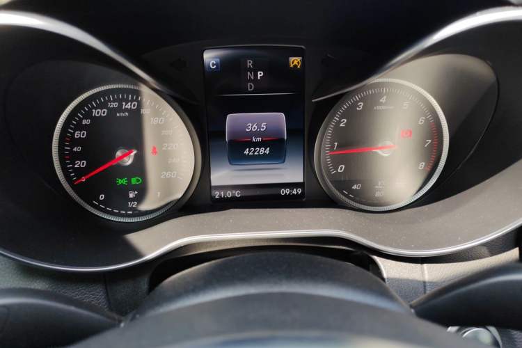 Used Mercedes-Benz C-Class 2018 C 200 Sport Edition Odometer Close Up