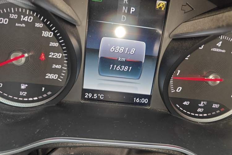 Used Mercedes-Benz C-Class 2018 C 200 L Sport Edition Odometer Close Up