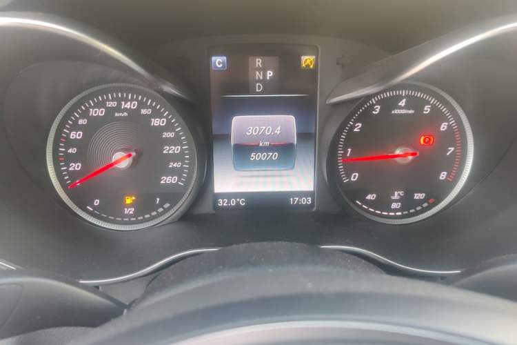 Used Mercedes-Benz C-Class 2018 C 200 L Sport Edition Odometer Close Up