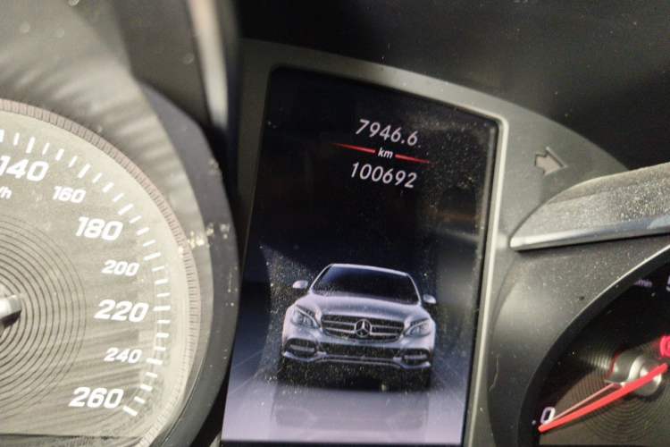 Used Mercedes-Benz C-Class 2018 C 200 L Sport Edition Odometer Close Up