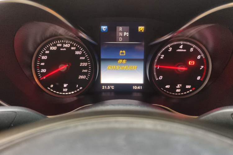 Used Mercedes-Benz C-Class 2018 C 180 L Fashion Edition Sport Version Odometer Close Up