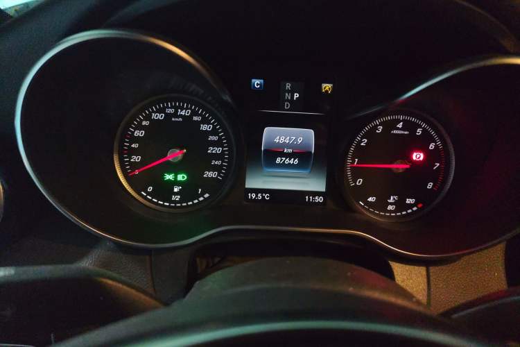 Used Mercedes-Benz C-Class 2018 C 200 Sport Edition Odometer Close Up