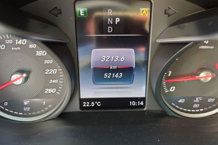 Used Mercedes-Benz C-Class 2018 C 200 L Sport Edition Achievement Special Edition Odometer Close Up