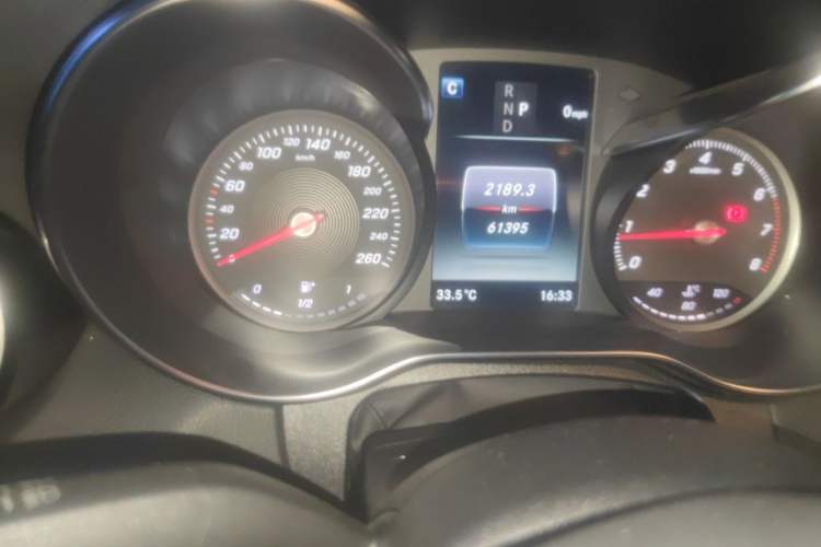 Used Mercedes-Benz C-Class 2018 C 200 L Sport Edition Odometer Close Up