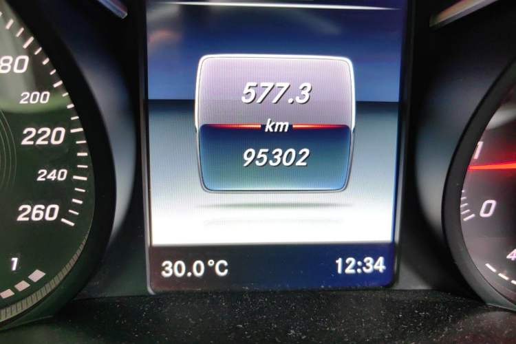 Used Mercedes-Benz C-Class 2018 C 200 Achievement Special Edition Odometer Close Up
