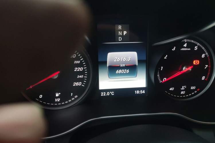 Used Mercedes-Benz C-Class 2018 C 200 Sport Edition Odometer Close Up