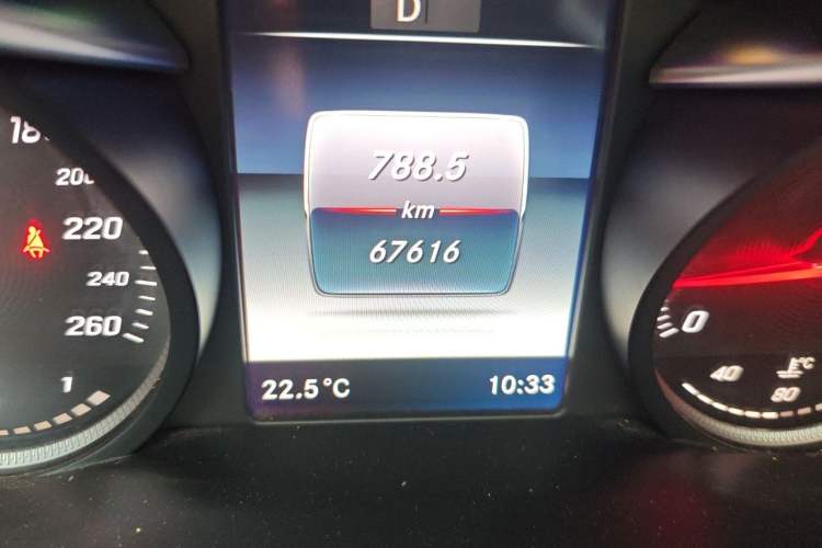 Used Mercedes-Benz C-Class 2018 C 200 L Sport Edition Odometer Close Up