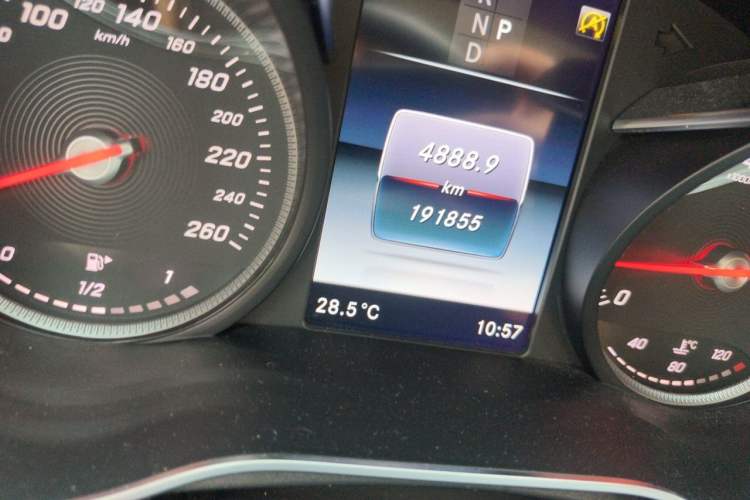 Used Mercedes-Benz C-Class 2018 C 200 L Sport Edition Achievement Special Edition Odometer Close Up