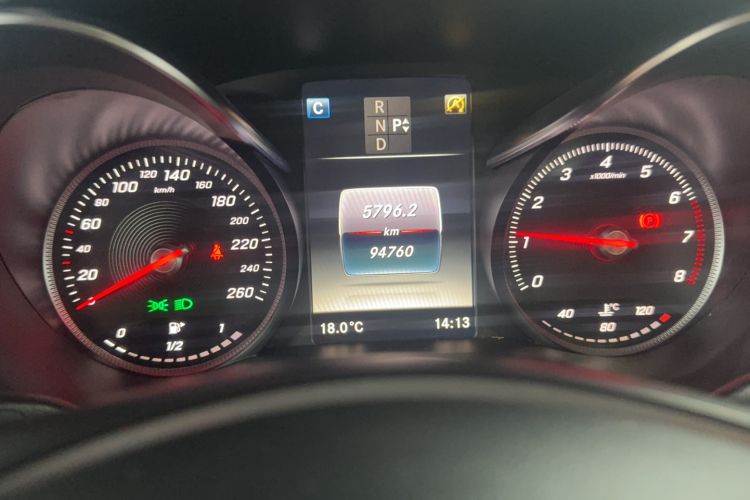 Used Mercedes-Benz C-Class 2018 C 200 L Sport Edition Odometer Close Up