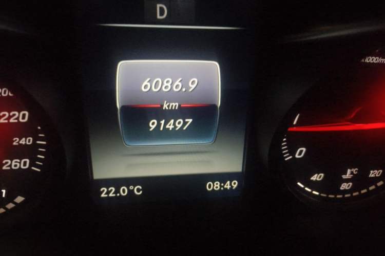 Used Mercedes-Benz C-Class 2018 C 200 Sport Edition Odometer Close Up