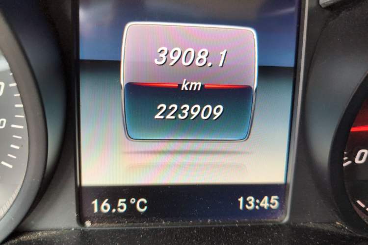 Used Mercedes-Benz C-Class 2018 C 200 L Sport Edition Achievement Special Edition Odometer Close Up