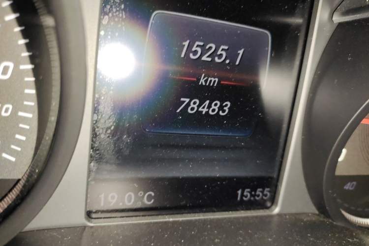 Used Mercedes-Benz C-Class 2018 C 200 L Sport Edition Odometer Close Up