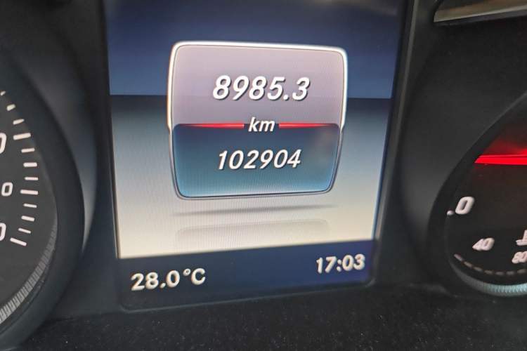 Used Mercedes-Benz C-Class 2018 C 200 L Sport Edition Odometer Close Up
