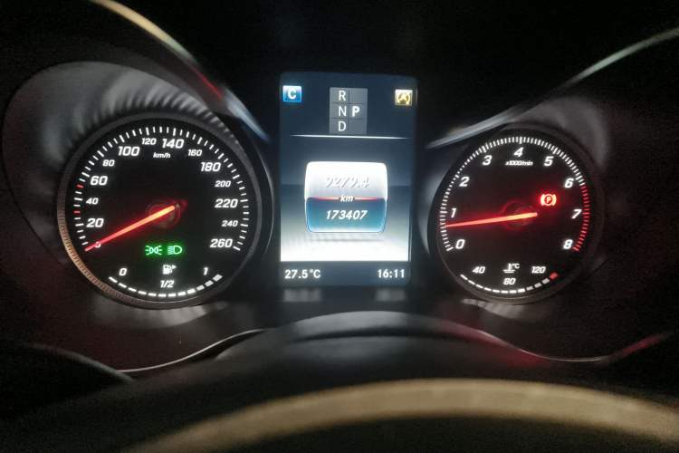 Used Mercedes-Benz C-Class 2018 C 200 L Odometer Close Up