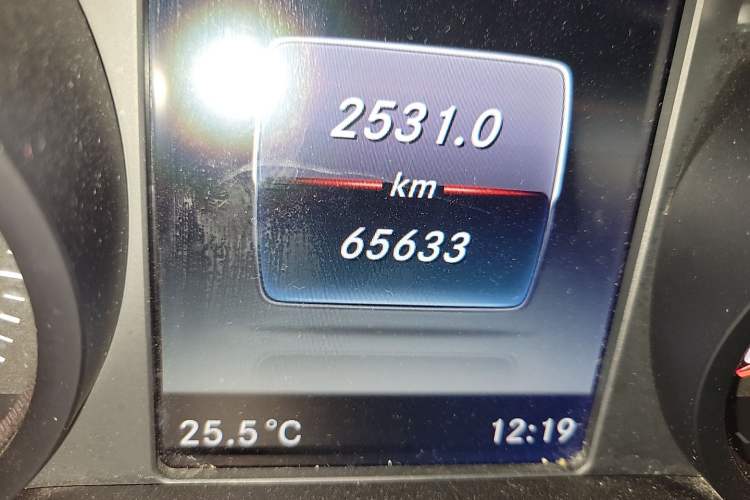 Used Mercedes-Benz C-Class 2018 C 200 Sport Edition Odometer Close Up