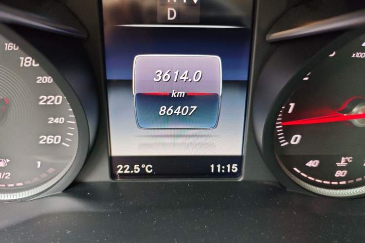 Used Mercedes-Benz C-Class 2018 C 200 L Sport Edition Odometer Close Up