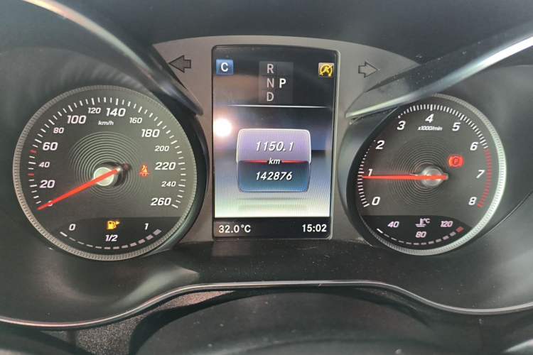 Used Mercedes-Benz C-Class 2018 C 200 L Sport Edition Odometer Close Up