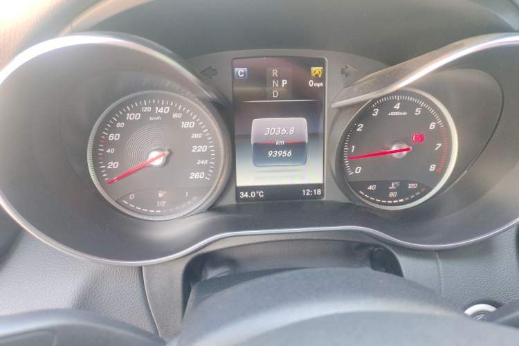 Used Mercedes-Benz C-Class 2018 C 200 Achievement Special Edition Odometer Close Up