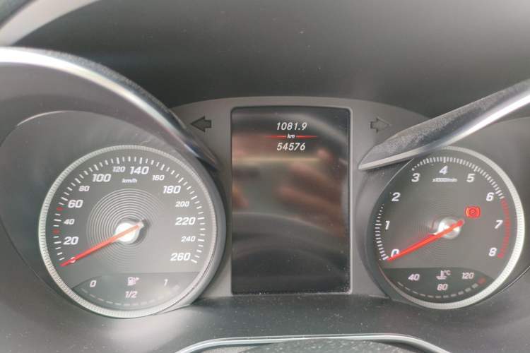 Used Mercedes-Benz C-Class 2018 C 200 Sport Edition Odometer Close Up