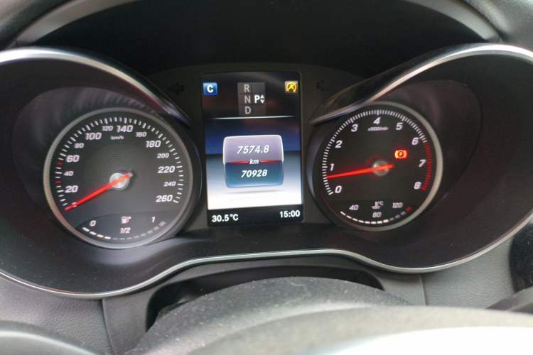 Used Mercedes-Benz C-Class 2018 C 200 Sport Edition Odometer Close Up