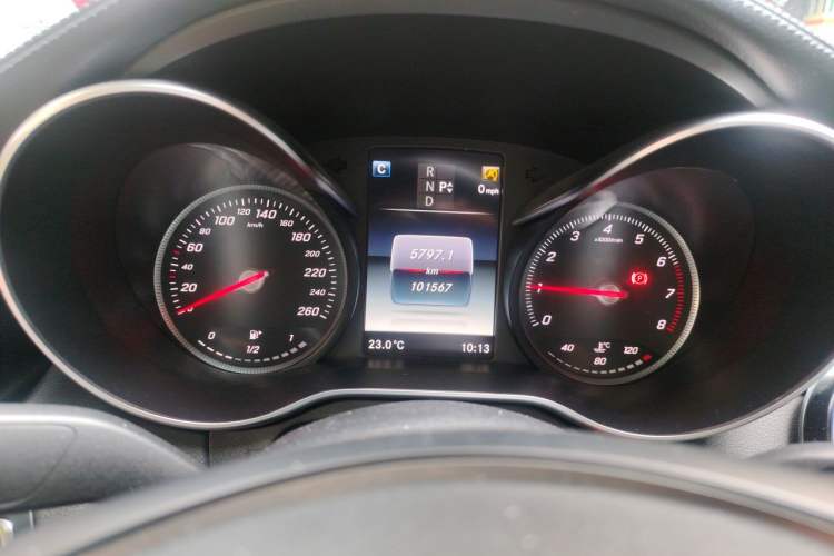Used Mercedes-Benz C-Class 2018 C 200 L Sport Edition Odometer Close Up