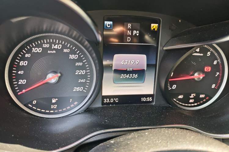 Used Mercedes-Benz C-Class 2018 C 200 L Sport Edition Odometer Close Up
