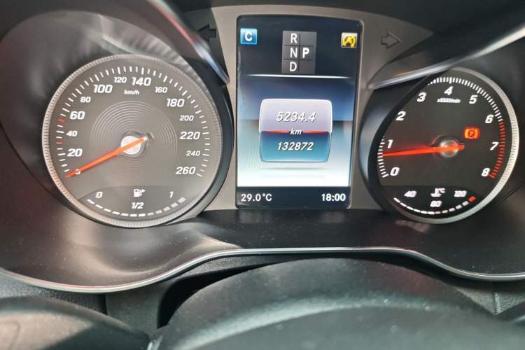Used Mercedes-Benz C-Class 2018 C 200 L Sport Edition Odometer Close Up