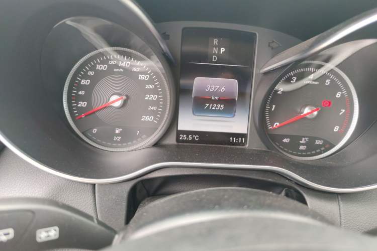 Used Mercedes-Benz C-Class 2018 C 200 Estate Odometer Close Up
