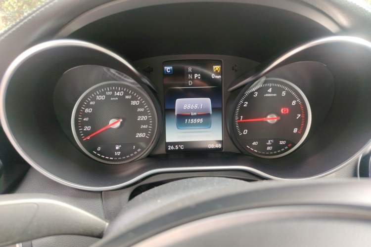 Used Mercedes-Benz C-Class 2018 C 200 L Sport Edition Odometer Close Up