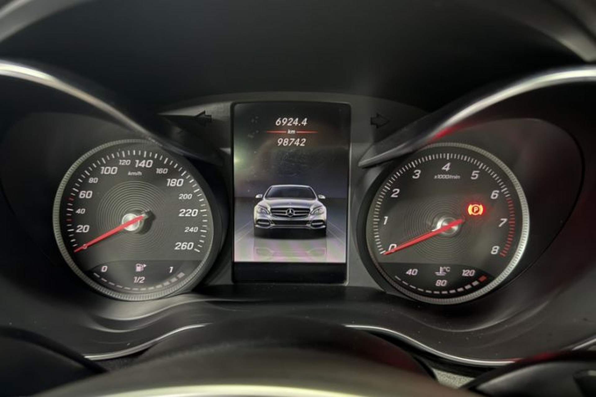 Used Mercedes-Benz C-Class 2018 C 200 Sport Edition Odometer Close Up