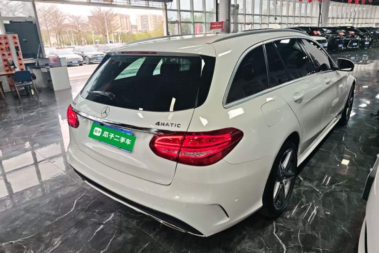 Used Mercedes-Benz C-Class 2018 C 200 Estate Rear Right 45 Deg