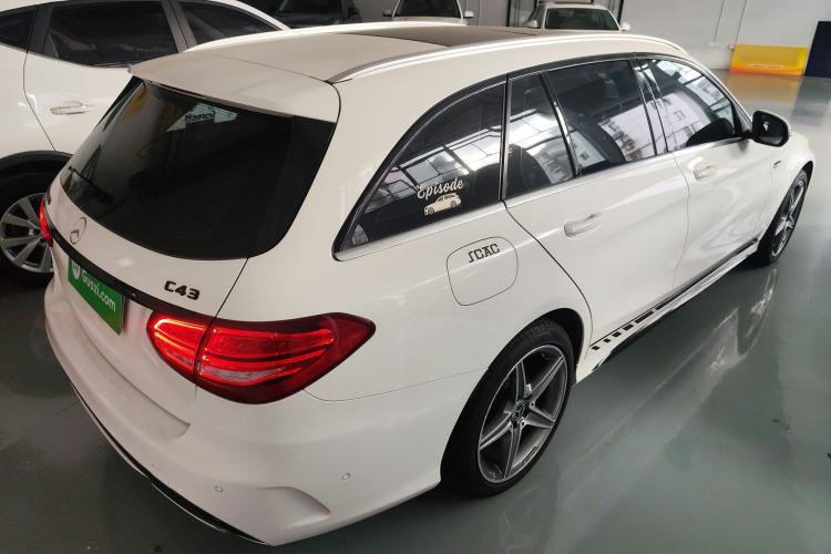 Used Mercedes-Benz C-Class 2018 C 200 Estate Rear Right 45 Deg