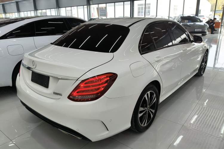 Used Mercedes-Benz C-Class 2018 C 200 Sport Edition Rear Right 45 Deg