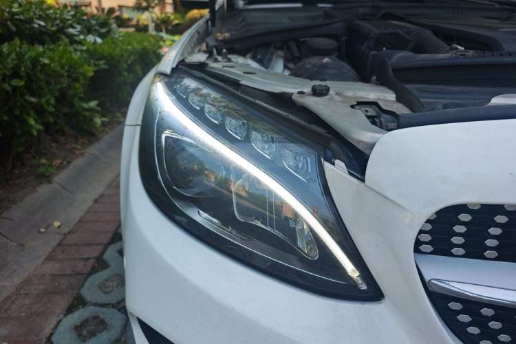 Used Mercedes-Benz C-Class 2018 C 200 L Sport Edition Right Front Headlight