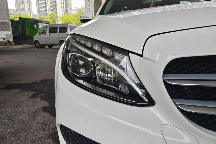 Used Mercedes-Benz C-Class 2018 C 180 L Fashion Edition Sport Version Right Front Headlight