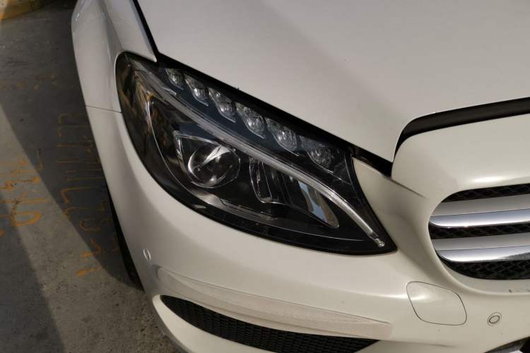 Used Mercedes-Benz C-Class 2018 C 180 L Fashion Edition Sport Version Right Front Headlight
