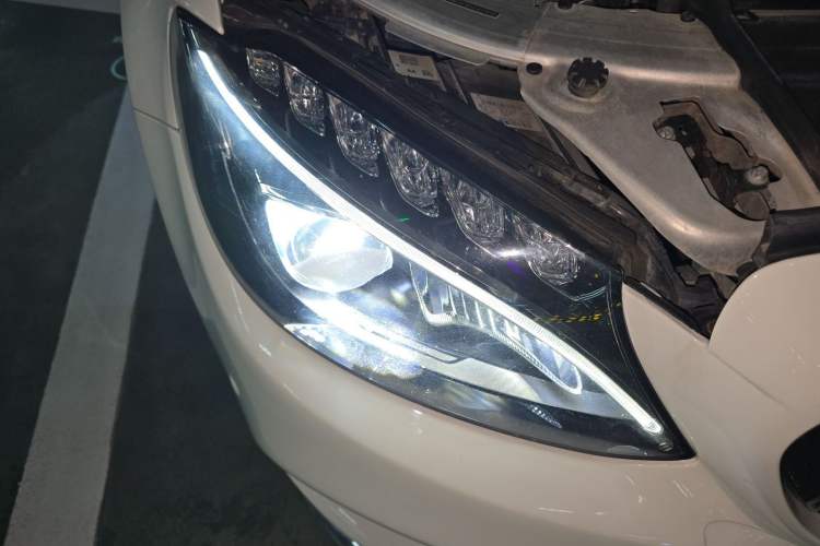 Used Mercedes-Benz C-Class 2018 C 200 L Sport Edition Achievement Special Edition Right Front Headlight