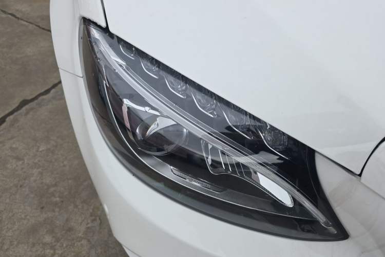 Used Mercedes-Benz C-Class 2018 C 180 L Dynamic Sports Edition Right Front Headlight