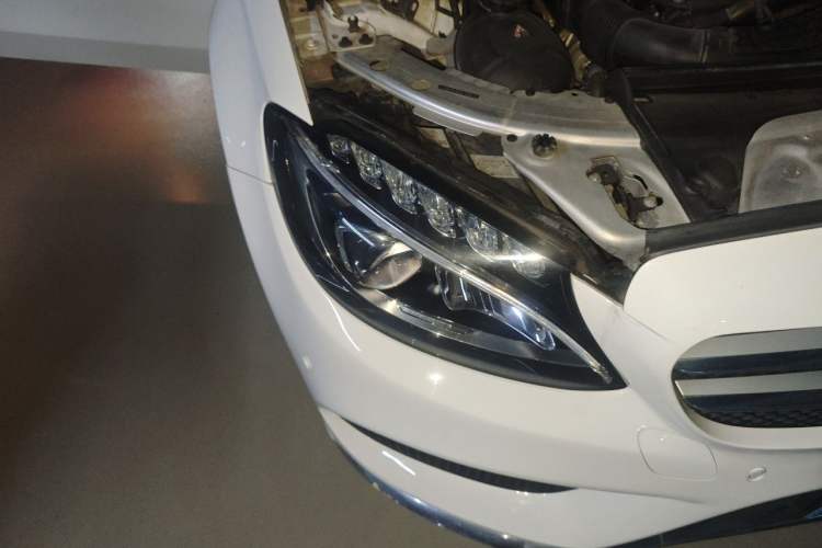 Used Mercedes-Benz C-Class 2018 C 200 L Sport Edition Right Front Headlight