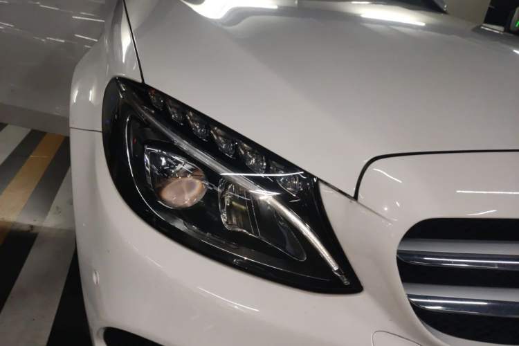 Used Mercedes-Benz C-Class 2018 C 180 L Fashion Edition Sport Version Right Front Headlight
