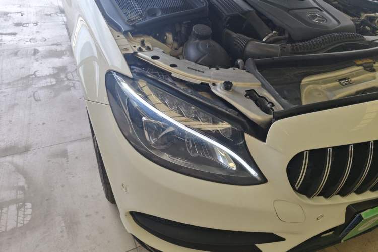 Used Mercedes-Benz C-Class 2018 C 200 Sport Edition Right Front Headlight