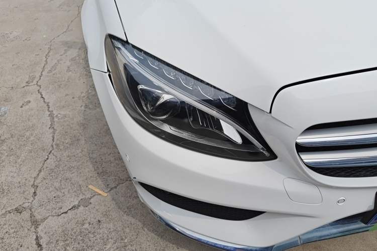 Used Mercedes-Benz C-Class 2018 C 180 L Fashion Edition Sport Version Right Front Headlight