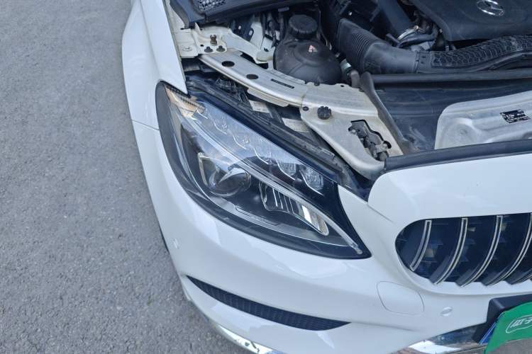 Used Mercedes-Benz C-Class 2018 C 180 L Fashion Edition Sport Version Right Front Headlight