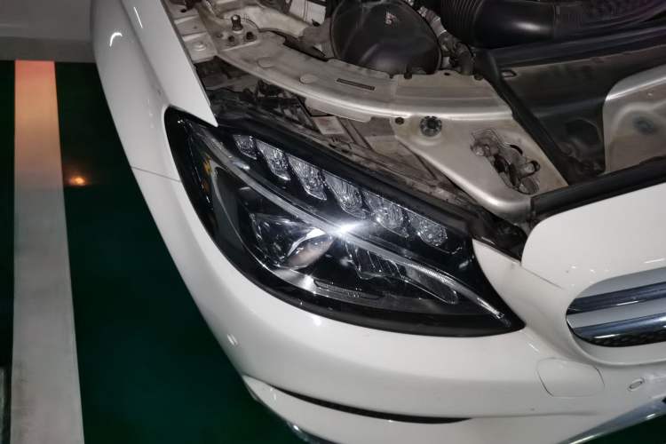 Used Mercedes-Benz C-Class 2018 C 200 L Sport Edition Right Front Headlight